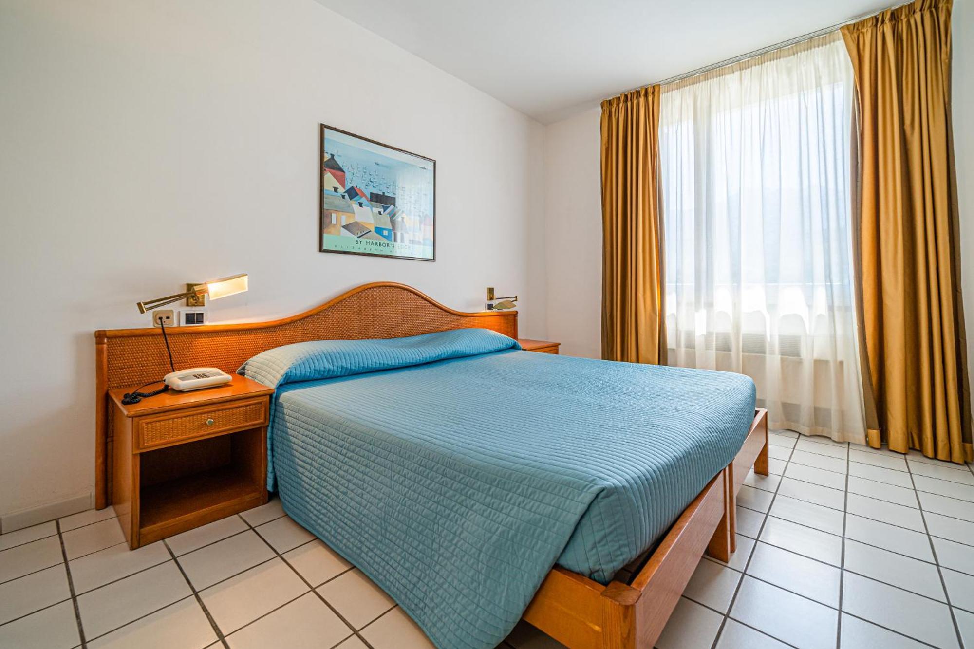 Hotel Yacht Club 3*