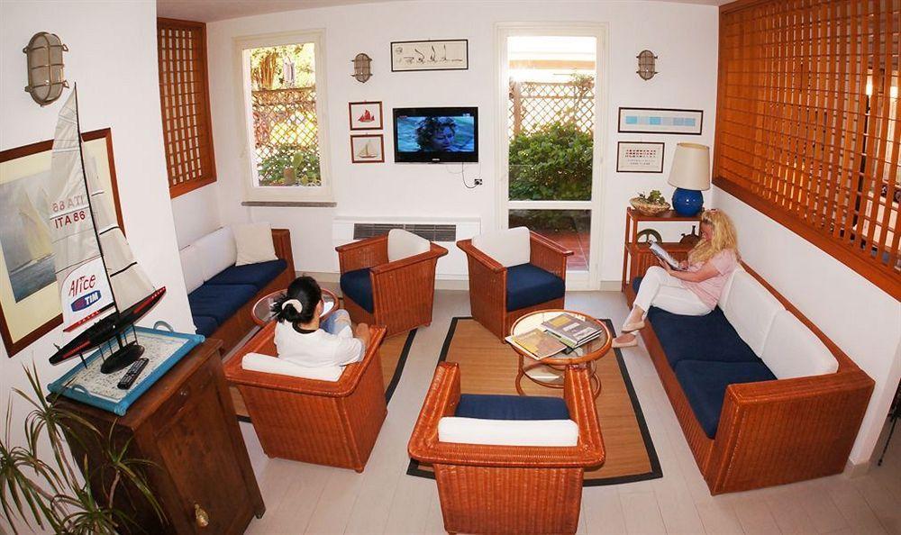 Yacht Club 3*